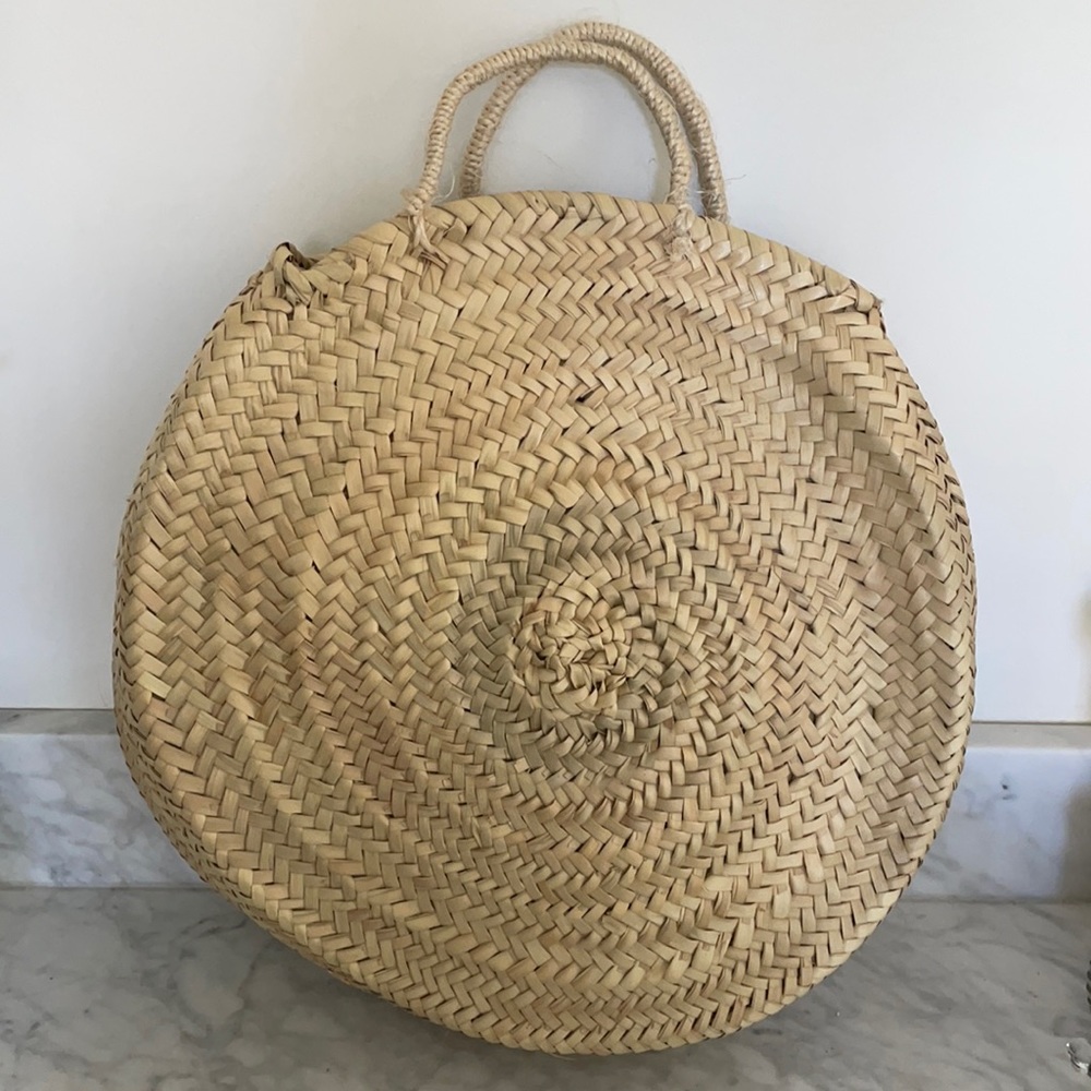 Round straw bag